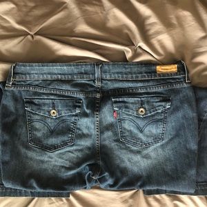 Levi’s Flare 542 Jeans